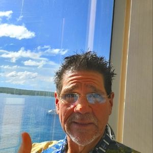 Meet your Posher, Garey